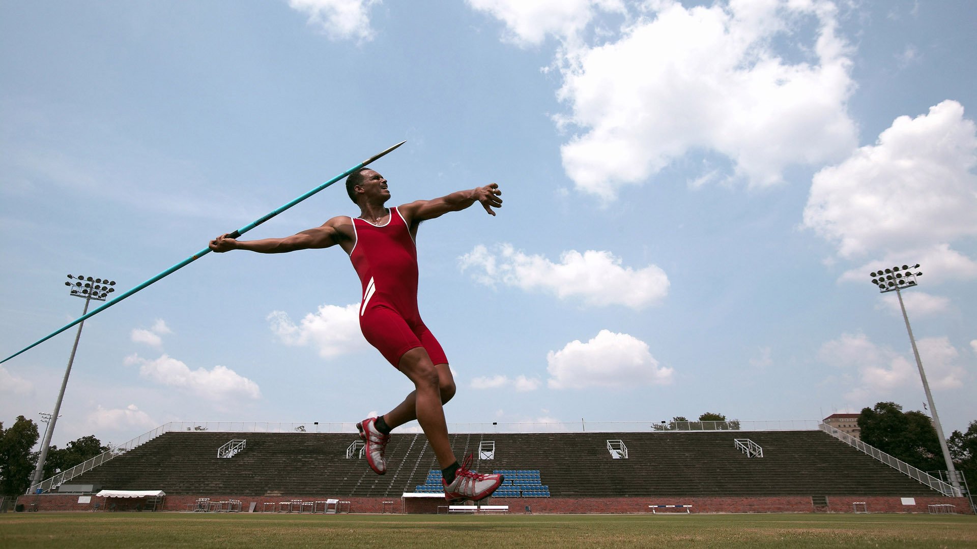 庞蒂决赛冲刺展现爆发力，庞蒂克gxp