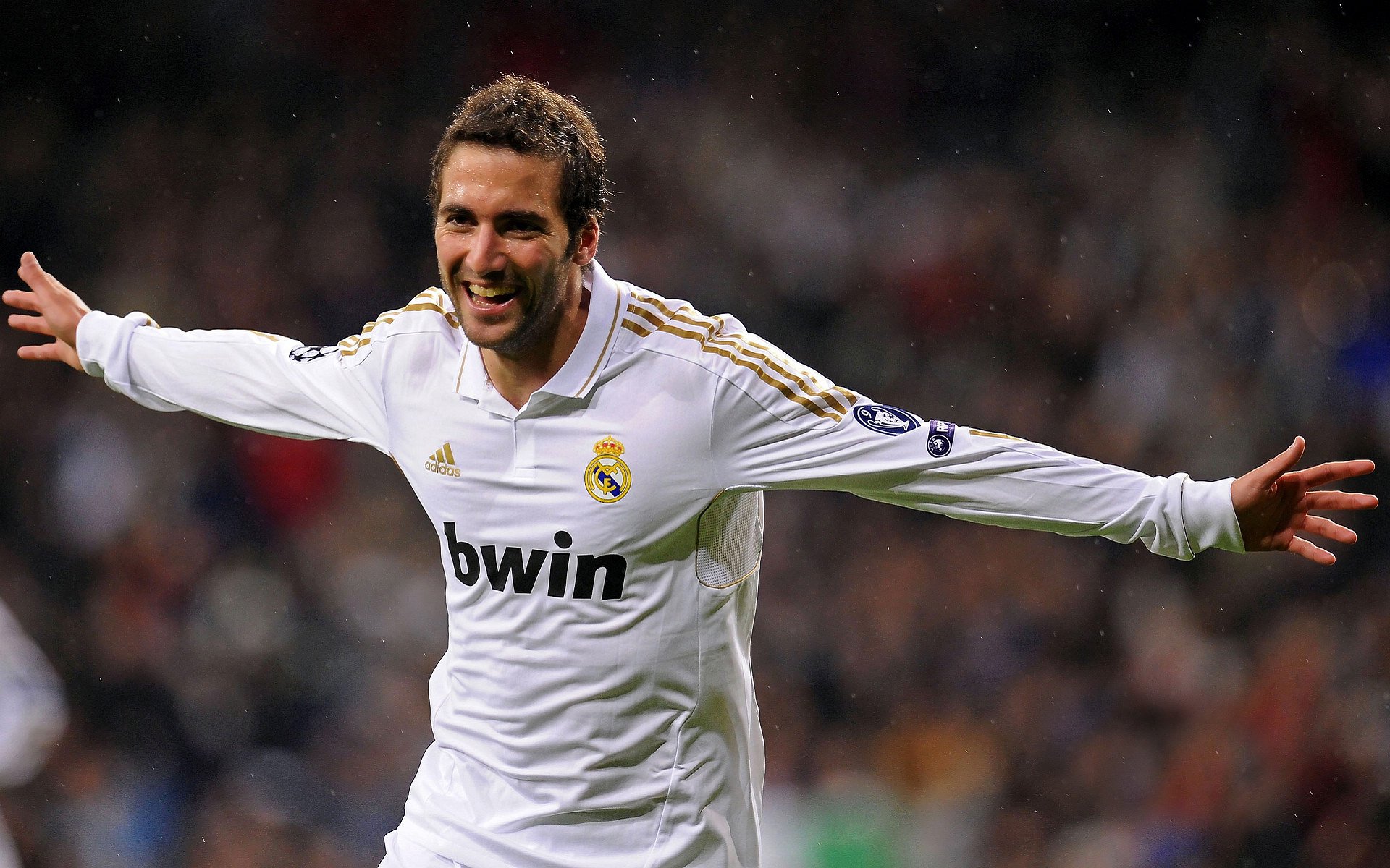 曼城连续多场保持不败证明球队体系稳定成熟，曼城队阵型